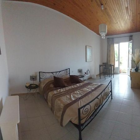 Chez Isabelle Bed & Breakfast Luri ภายนอก รูปภาพ