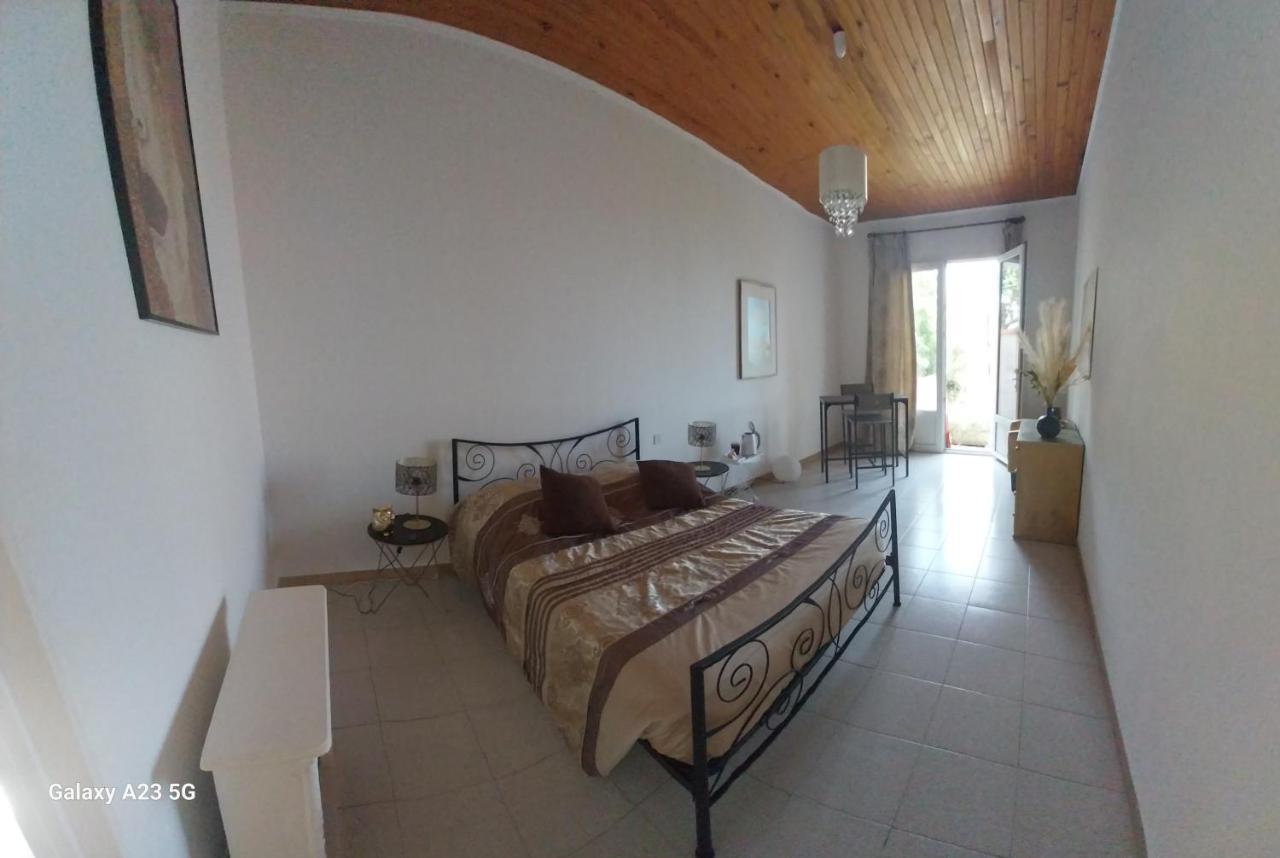 Chez Isabelle Bed & Breakfast Luri ภายนอก รูปภาพ
